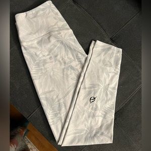 P’tula floral leggings size medium